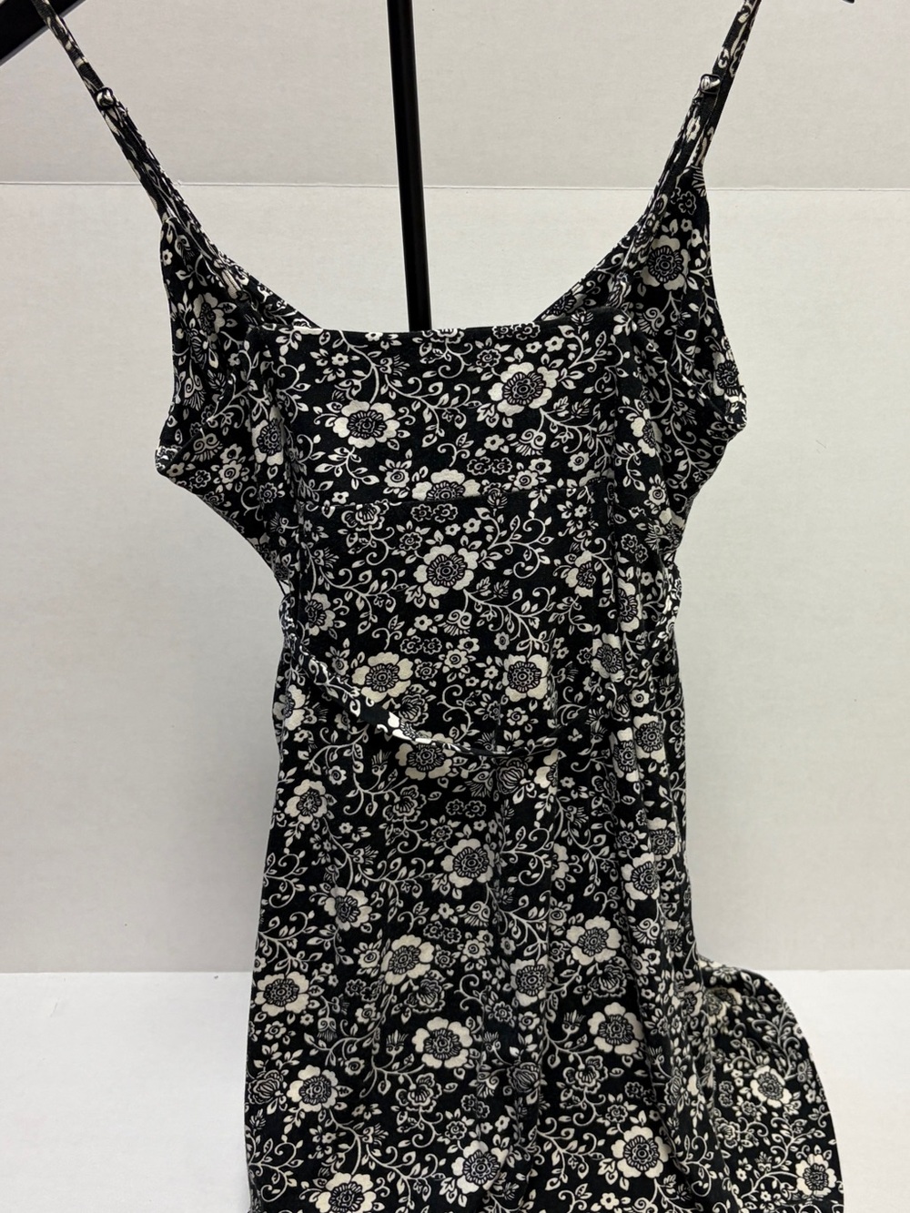 Ann Taylor LOFT Petites Black White Floral Sleeveless Tie Front Romper MP